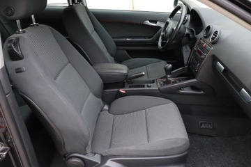 Audi A3 8P Hatchback 3d 1.9 TDI 105KM 2004 Audi A3 1.9 TDI, Klima, Klimatronic,ALU, El. szyby, zdjęcie 8
