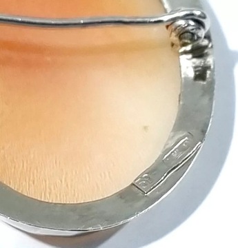 ВИНТАЖНАЯ ЗОЛОТАЯ БРОШЬ С КАМЕЕЙ 585/3,71Г БЕЛОЕ ЗОЛОТО