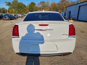 Chrysler 300C II 2021 Chrysler 300s 2021 5.7 Benzyna 363KM, zdjęcie 2