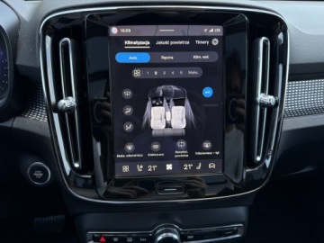 Volvo XC40 Crossover Facelifting 2.0 B3 163KM 2023 Volvo XC 40 XC40 B3 Ultimate Dark aut, Salon PL, F, zdjęcie 18