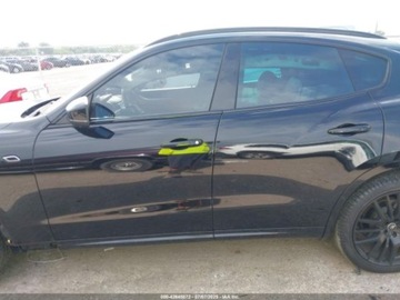 Maserati Levante 2021 Maserati Levante 2021 3.0l 3.0 Benzyna 345KM, zdjęcie 2