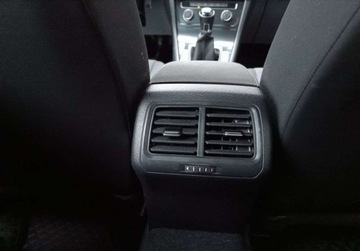 Volkswagen Golf VII Hatchback 3d Facelifting 1.5 TSI BMT 130KM 2019 Volkswagen Golf 1.5 TSI 130KM Trendline SalonPL Serwisowany Iwl. Vat-Marza, zdjęcie 31