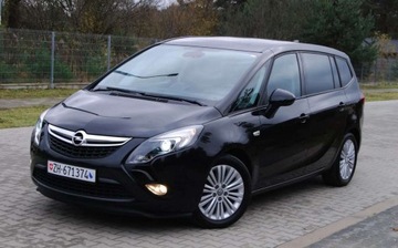 Opel Zafira C Tourer 1.4 Turbo ECOTEC 140KM 2016 Opel Zafira 1.4B 140Ps Klimatronik Navi Parktronik Alu17 Kamera 7 foteli Z