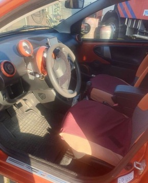 Toyota Aygo I Hatchback 5d Facelifting 1.0 VVT-i 68KM 2013 Toyota Aygo Toyota Aygo AUTOMAT,PIEKny kolor, zdjęcie 5