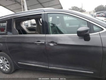 Chrysler Pacifica II 2018 Chrysler Pacifica 2018 Chrysler Pacifica Touring L FWD 3.6 Benzyna 287KM, zdjęcie 7