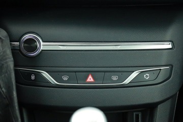 Peugeot 308 II SW Facelifting 1.2 PureTech 110KM 2019 Peugeot 308 1.2 PureTech, Salon Polska, zdjęcie 14