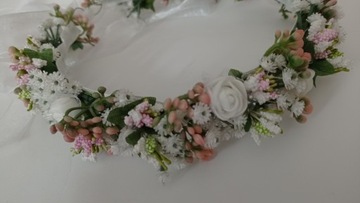 Wianek komunijny odcienie bieli i różu jak żywy komunia