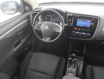 Mitsubishi Outlander III SUV Facelifting 2.0 SOHC MIVEC 150KM 2014 Mitsubishi Outlander 2.0, Salon Polska, zdjęcie 6
