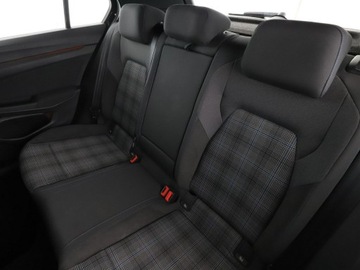 Volkswagen Golf VIII GTE 1.4 Plug-In Hybrid 245KM 2021 Volkswagen Golf PHEV full LED navi czujniki, zdjęcie 16