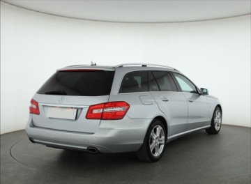 Mercedes Klasa E W212 Limuzyna 350 CGI BlueEFFICIENCY 292KM 2010 Mercedes E E 350 CGI, Automat, Skóra, Navi, Xenon, zdjęcie 4