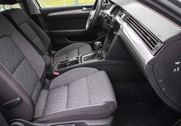 Volkswagen Passat B8 Variant Facelifting 2.0 TDI SCR 200KM 2023 Volkswagen Passat 2.0TDI 150KM Business DSG, Podgrzewane Fotele, Tempomat, zdjęcie 12