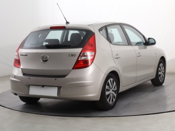 Hyundai i30 I Hatchback 1.4 109KM 2007 Hyundai i30 1.4 CVVT, GAZ, Klima, Parktronic, zdjęcie 4