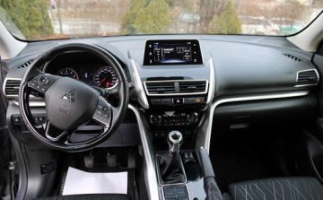 Mitsubishi Eclipse Cross SUV 1.5 T 163KM 2018 Mitsubishi Eclipse Cross Bogato Wyposazony Bezwypadkowy 1.5 Benzyna, zdjęcie 14