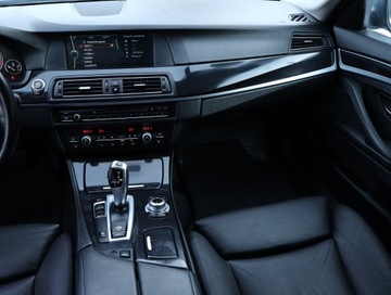 BMW Seria 5 F10-F11 Touring 520d 184KM 2012 BMW 5 520d, 181 KM, Automat, Skóra, Navi, Xenon, zdjęcie 7