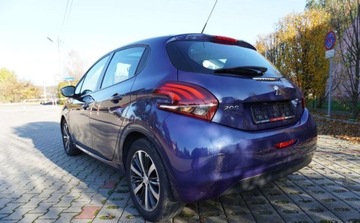 Peugeot 208 I Hatchback 5d Facelifting 1.2 PureTech 82KM 2017 Peugeot 208 Bezwypadkowy Serwisowany 1-Wlasciciel Navi Panorama Alu Grz.Fo, zdjęcie 13