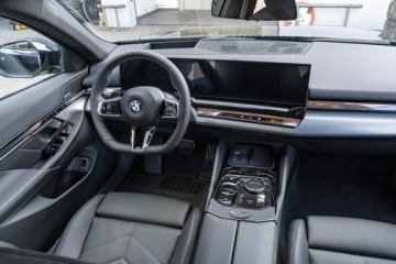 BMW Seria 5 G90-91 Touring 2.0 520d 197KM 2026 BMW 520 xDrive Limuzyna - Dostępny od ręki!, zdjęcie 15