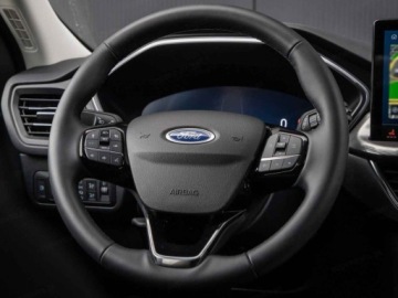 Ford Kuga III SUV Facelifting 1.5 EcoBoost 186KM 2025 Od ręki - Titanium 1.5 EcoBoost 186KM / Pakiet Winter, Driver Assistance, zdjęcie 7