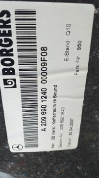 Панель багажника MERCEDES W209 CLK правая, левая