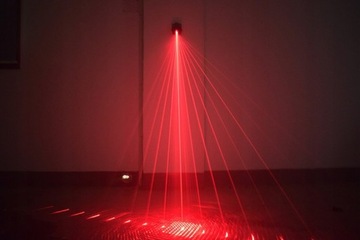 ЦВЕТНОЙ ЛАЗЕРНЫЙ СВЕТ-ПРОЕКТОР