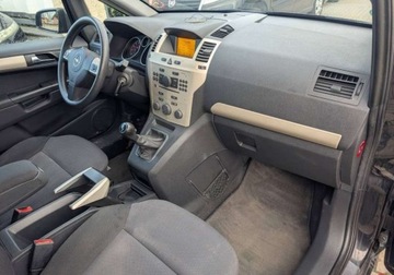 Opel Zafira B 1.8 ECOTEC 140KM 2009 Opel Zafira Opel Zafira 7-osobowa 1.8 16V 2009 Bogata wersja Bezwypadk, zdjęcie 4
