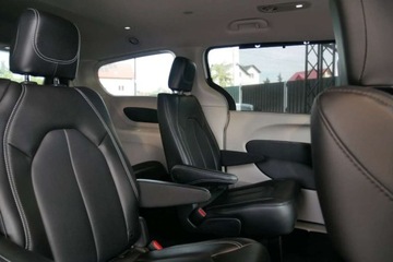 Chrysler Pacifica II 3.6 V6 291KM 2023 Chrysler Pacifica 18tys.km TouringL Polift Pentastar 3.6L V6 7os. 291KM St, zdjęcie 10