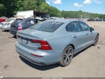 Volvo S60 III 2024 Volvo S60 B5 Core Dark Theme 2024 2.0l 2.0 Benzyna 247KM, zdjęcie 5