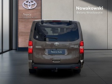 Toyota Proace II Furgon Medium 2.0 D-4D 177KM 2022 Toyota PROACE VERSO 2.0 D4-D Long VIP PROACE Verso, zdjęcie 4