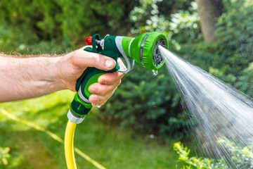 Zraszacz pistoletowy 9-funkcyjny VERTO 15G702