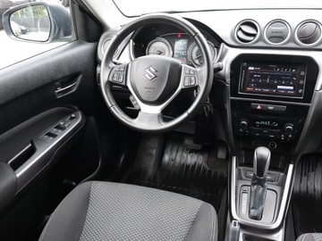 Suzuki Vitara III SUV Facelifting 1.0 BoosterJet 111KM 2018 Suzuki Vitara 1.0 BoosterJet, Salon Polska, zdjęcie 6