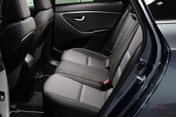 Hyundai i30 II Wagon Facelifting 1.6 CRDi 110KM 2016 Hyundai i30 1.6 CRDi Passion Automat Climatron..., zdjęcie 18