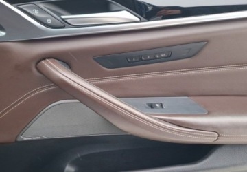 BMW Seria 5 G30-G31 Touring 530d 265KM 2017 BMW Seria 5 530d Luxury Line aut 3.0 Diesel 265KM, zdjęcie 23