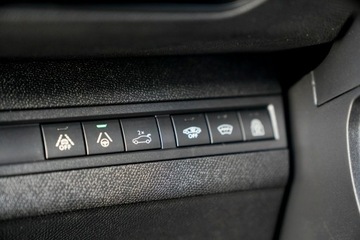 Peugeot 5008 II Crossover Facelifting 1.6 PureTech 180KM 2022 Peugeot 5008 GT kamera Skora adc NawI, zdjęcie 19