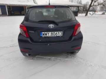 Toyota Yaris III Hatchback 5d Facelifting 1.33 Dual VVT-i 99KM 2014 TOYOTA YARIS (_P9_) 1.33 VVT-i (NSP90_) 99 KM, zdjęcie 3