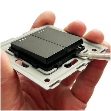 Двойной электрический стеклянный выключатель света