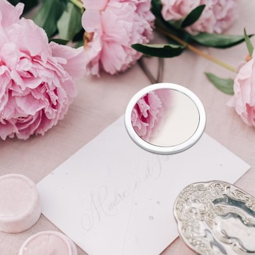 УВЕЛИЧИТЕЛЬНОЕ ЗЕРКАЛО ДЛЯ МАКИЯЖА ЗЕРКАЛО 20Х С ПРИСОСКОЙ