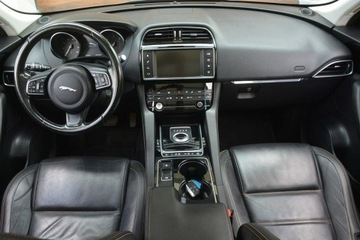 Jaguar F-Pace SUV 2.0 i4D 180KM 2016 Jaguar F-PACE 2.0D AWD Prestige panorama aut. nawi, zdjęcie 9