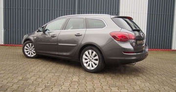Opel Astra J Sports Tourer 1.6 Turbo ECOTEC 180KM 2011 Opel Astra 1,6TurboBenzyna NAVI Ksenon Alu 17 Niski Udokumentowany Przebieg, zdjęcie 12