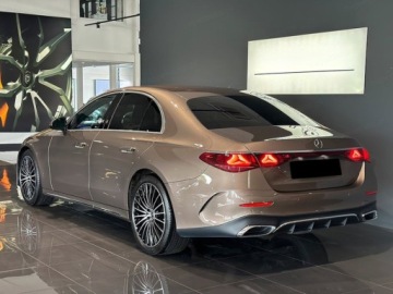 Mercedes Klasa E W214 Sedan 2.0 220d 197KM 2025 E Klasa 220 d 4-Matic AMG 2.0 (197KM) 2025, zdjęcie 1