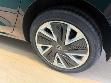 Skoda Superb IV Liftback 2.0 TDI 193KM 2025 Skoda Superb Superb Edition 130 2,0 TDI 142 kW 7-biegowa DSG 4x4 2.0 Diesel, zdjęcie 9