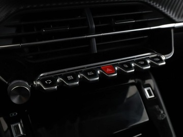 Peugeot 2008 II SUV 1.2 PureTech 130KM 2020 Peugeot 2008 Kamera, Aut.klima, Navi, Bluetooth, zdjęcie 28