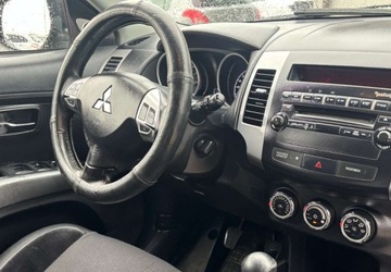 Mitsubishi Outlander II 2.0 DID DOHC 140KM 2009 Mitsubishi Outlander 4x4 7 osobowy 2.0 Diesel 140KM, zdjęcie 11