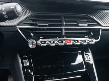 Peugeot 2008 II 2025 Od ręki - Allure e-DCS 1.2 mHEV 145KM / Pakiet Navigation i Access, zdjęcie 13