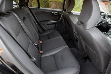 Volvo V60 I Kombi 2.0 D3 163KM 2012 Volvo V60 R-Design 2.0d D4 163KM 5cylinów Manual, zdjęcie 7