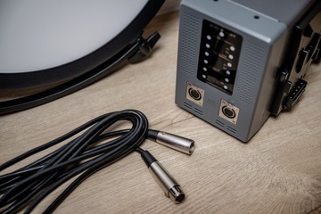 NEWELL BP-4CHT ЧЕТЫРЕХКАНАЛЬНОЕ ЗАРЯДНОЕ УСТРОЙСТВО V-MOUNT