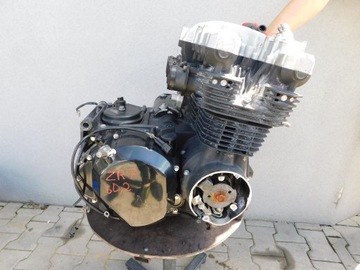 KAWASAKI ZR7 SILNIK