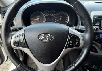 Hyundai i30 I Hatchback 1.4 109KM 2010 Hyundai i30 Rej.03.2011 1,4 109KM LPG Klimatronik 1.4 BenzynaLPG 109KM, zdjęcie 16