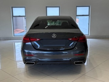 Mercedes Klasa C W206 Limuzyna 1.5 180 170KM 2025 MERCEDES-BENZ C Klasa 180 AMG Sedan 1.5 (170KM) 2025, zdjęcie 3