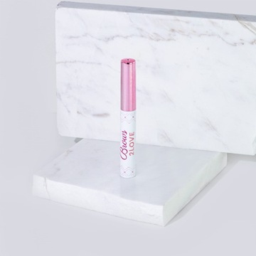 Сыворотка для бровей Brows2Love, ускоряющая рост благодаря формуле FullBrow.