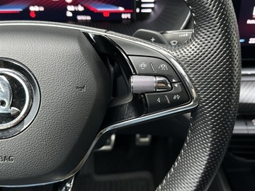 Skoda Octavia IV Kombi 2.0 TDI SCR 200KM 2022 Skoda Octavia 2.0TDI 200KM 4X4 RS DSG l DCC, Chall, zdjęcie 17