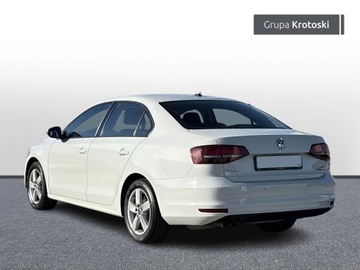Volkswagen Jetta VI Sedan Facelifting 1.4 TSI 125KM 2016 Volkswagen Jetta 1.4TSI 125KM Comfortline (Salon P, zdjęcie 4